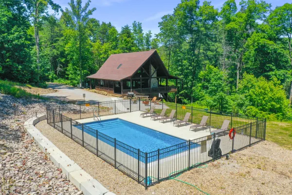 $1,289,999 | 18188 Buckingham Road, Logan, OH 43138