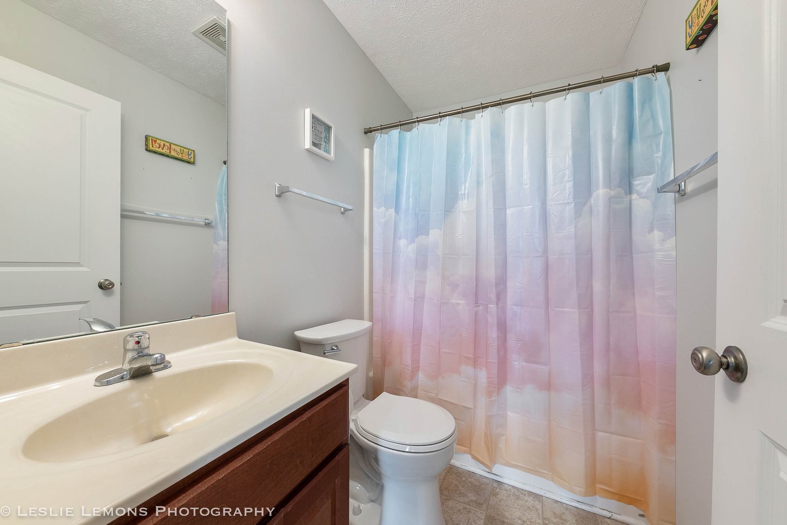 581 Stonegate Drive Sycamore, IL 60178 - Photo 13 of 23 a bathroom with a sink toilet and shower