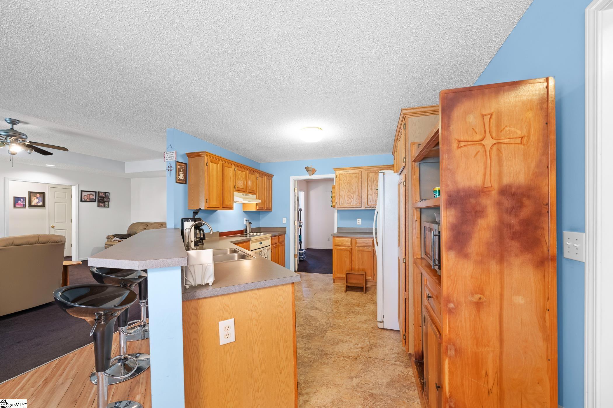 2883 North Highway 101 Greer, SC 29651 - Photo 8 of 40