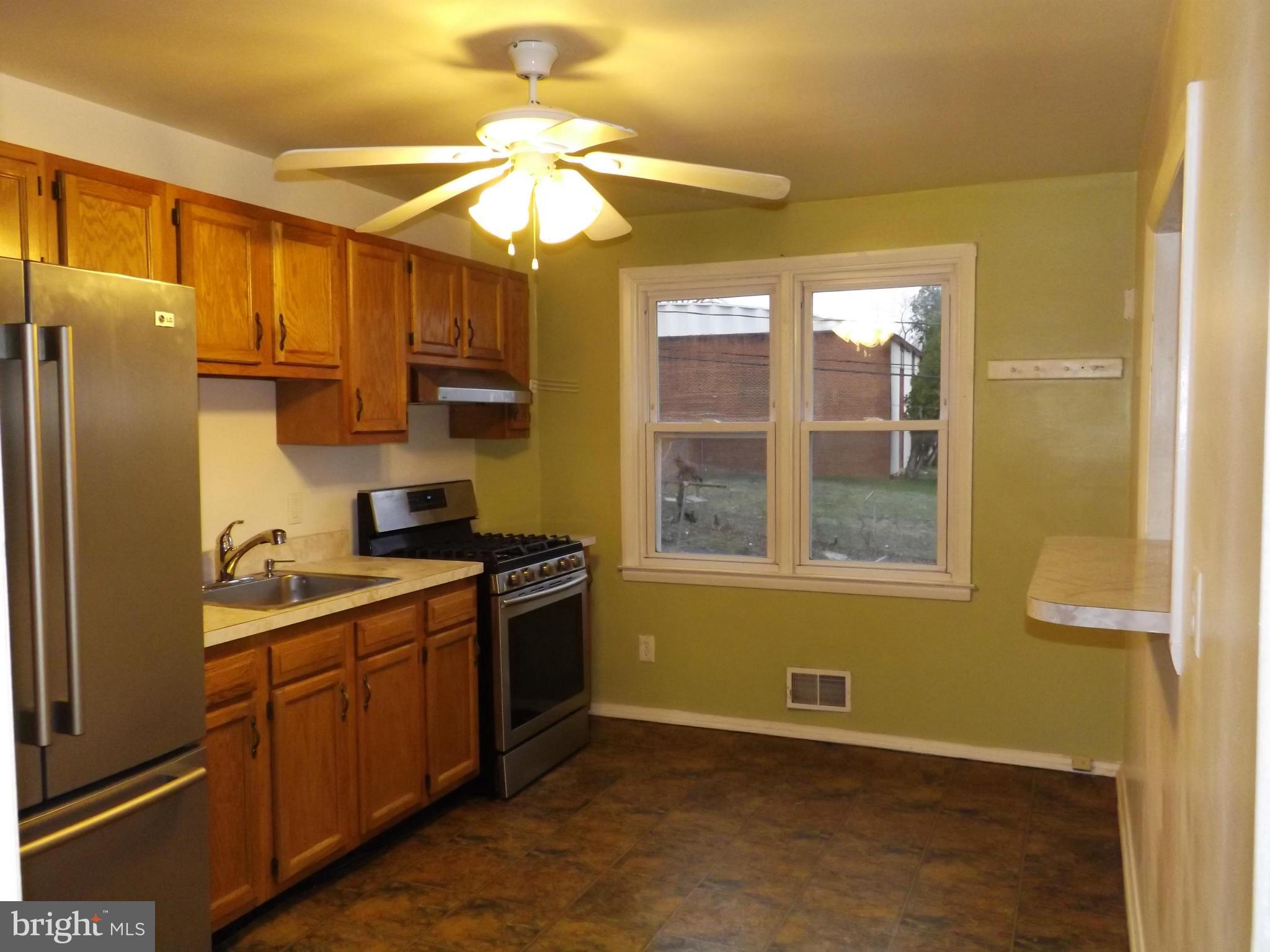 5100 Fredcrest Road Baltimore, MD 21229 - Photo 7 of 30 Kitchen
