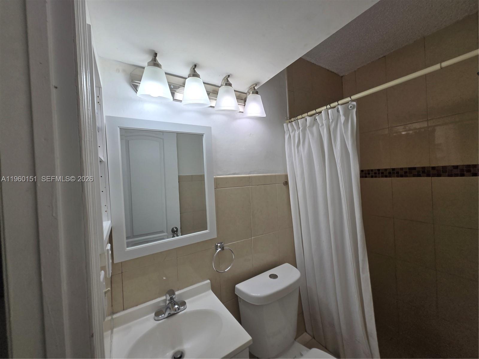 16650 Southwest 141st Court Miami, FL 33177 - Photo 15 of 17