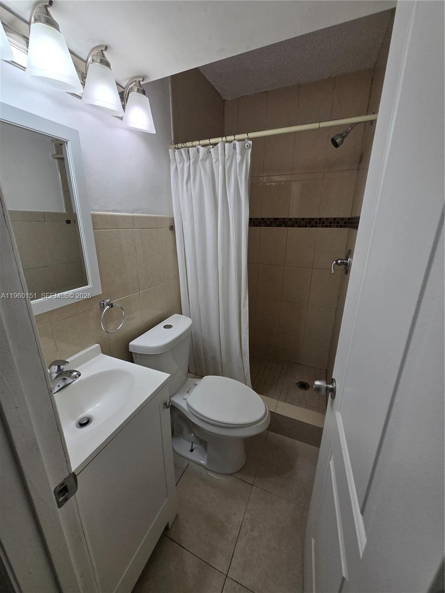 16650 Southwest 141st Court Miami, FL 33177 - Photo 6 of 17