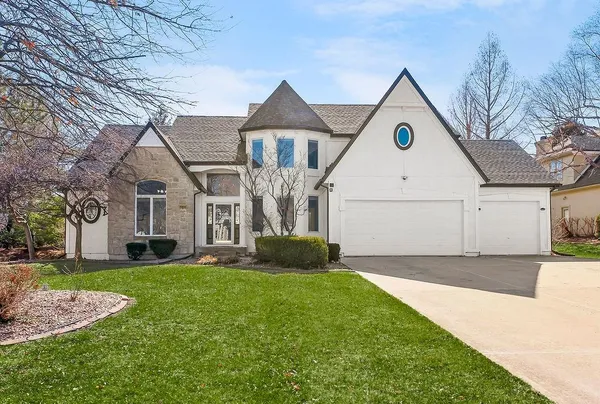 $799,500 | 14260 Granada Court, Leawood, KS 66224
