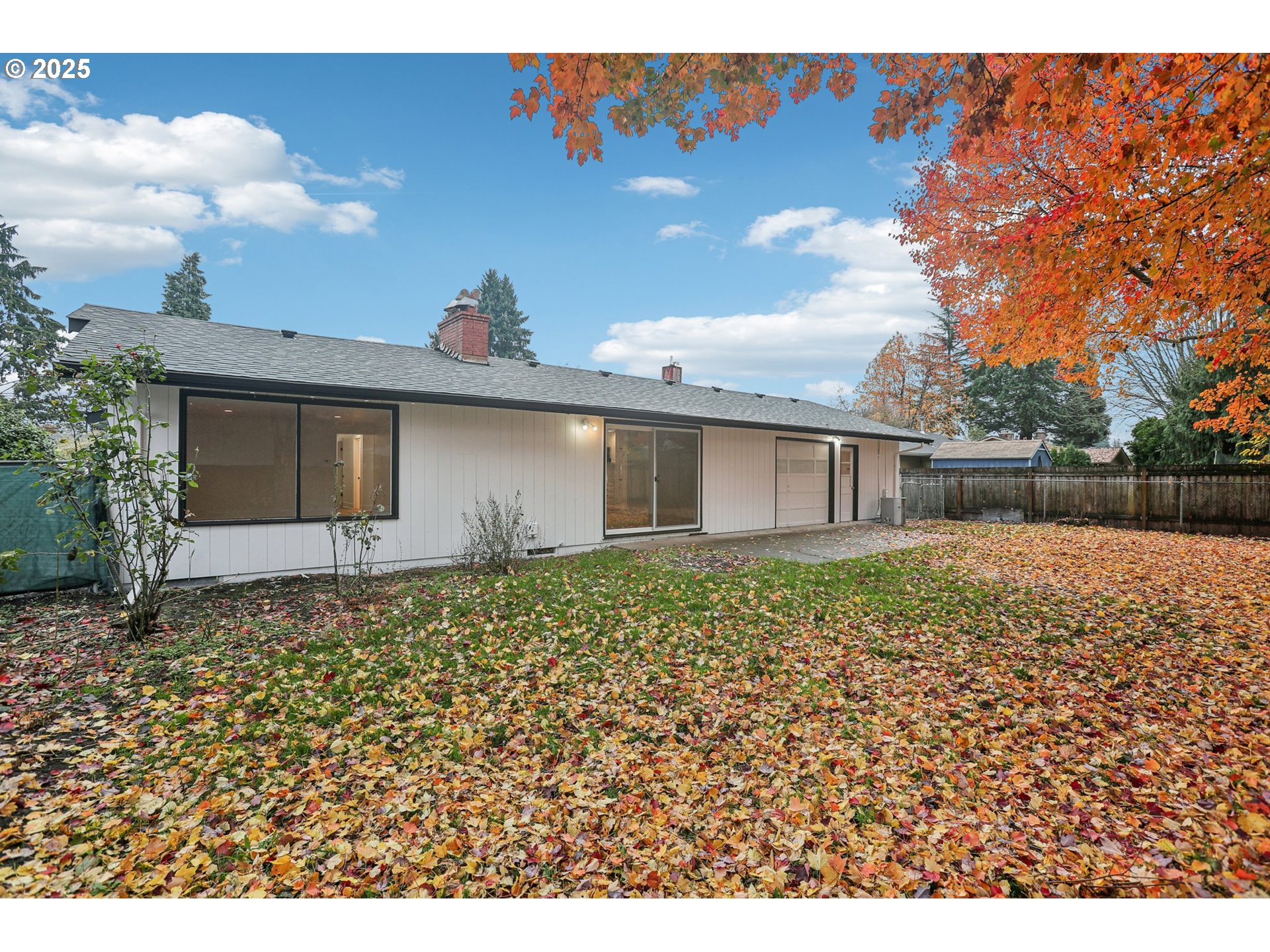 870 Rafael Avenue North Keizer, OR 97303 - Photo 36 of 37 a view of a house with a garden