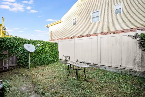 $1,300 | 498 Oak Avenue, Unit 2, New Orleans, LA 70123