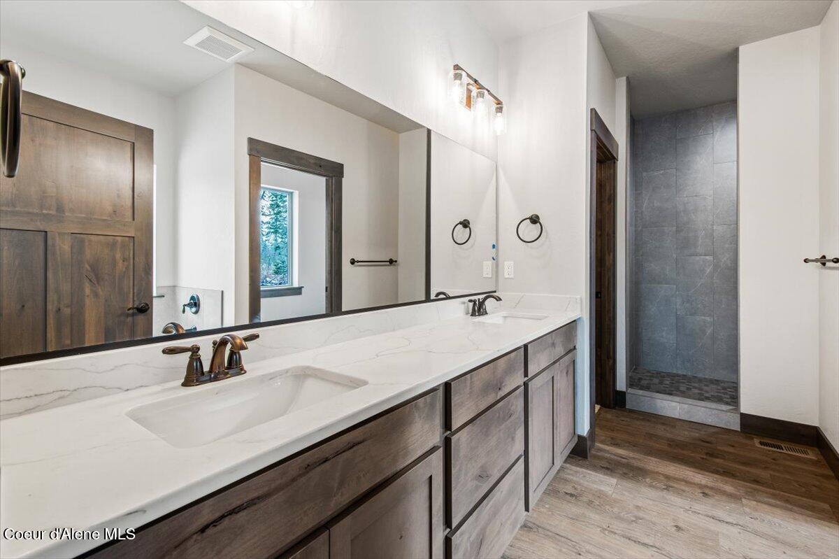L2-b8 North Eclipse Road Rathdrum, ID 83858 - Photo 18 of 35 Bathroom