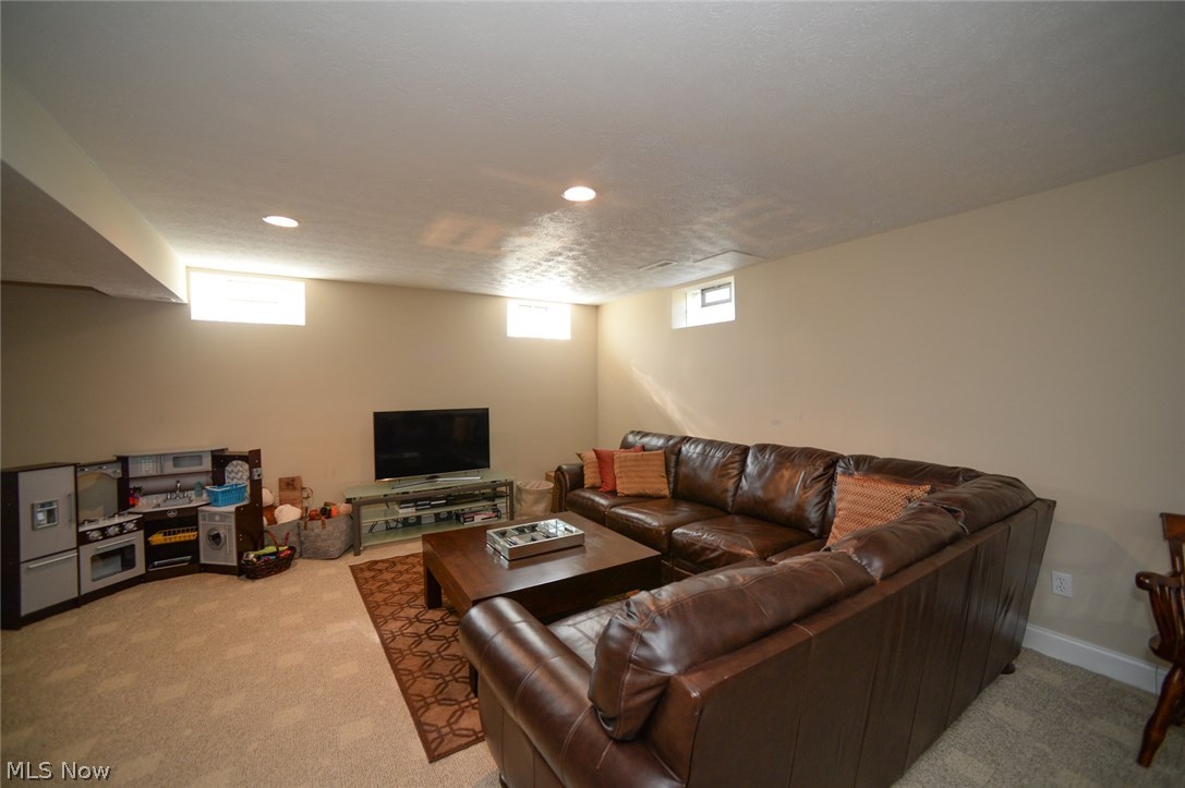 4859 Paxton Road Akron, OH 44321 - Photo 26 of 35