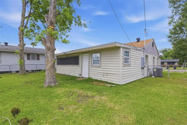 $1,350 | 1906 8th Avenue, Lake Charles, LA 70601