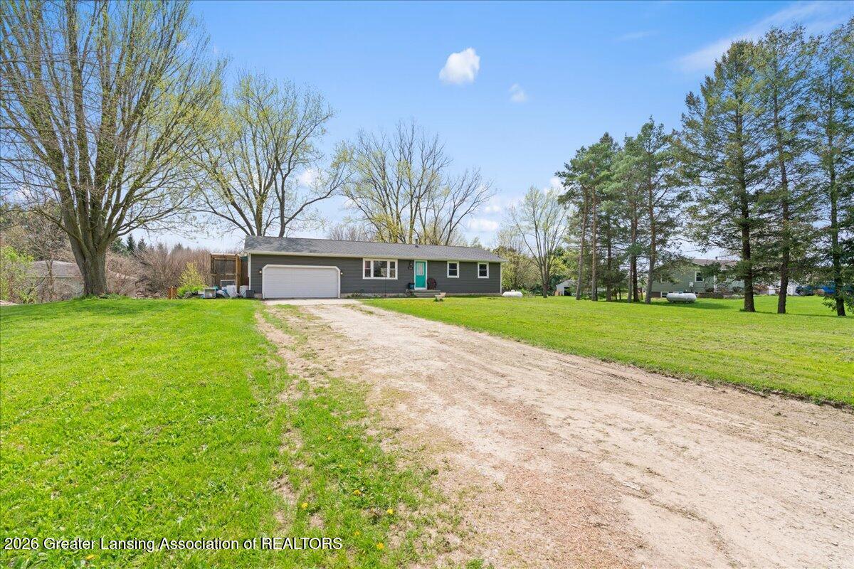 5632 Wildcat Road St. Johns, MI 48879 - Photo 3 of 43 10-Media Jett - 32