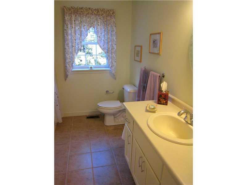 64 Sunset Ridge Drive Harpswell, ME 04079 - Photo 19 of 27 Bathroom.