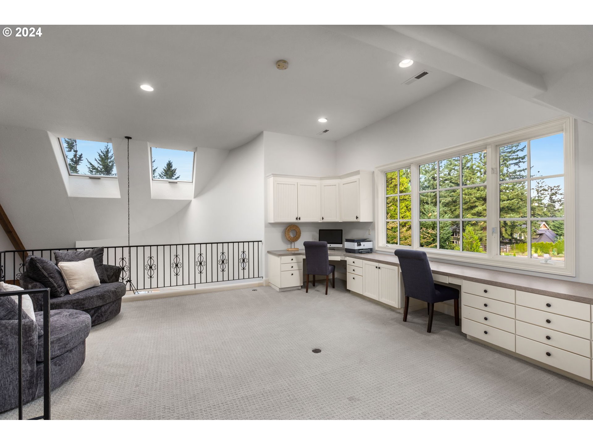 909 Southwest Schaeffer Road West Linn, OR 97068 - Photo 25 of 48 Loft