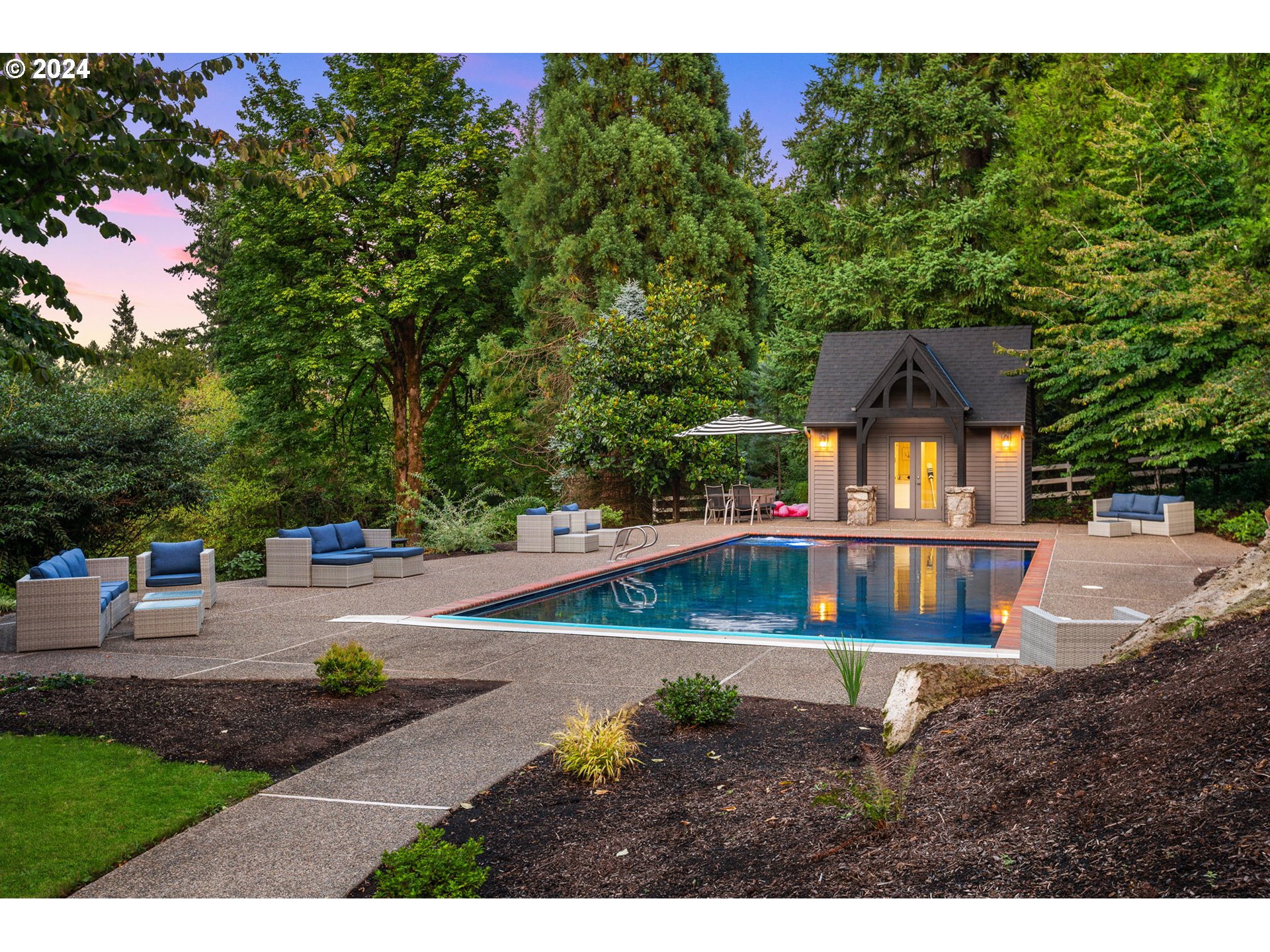 909 Southwest Schaeffer Road West Linn, OR 97068 - Photo 43 of 48 Swimming Pool