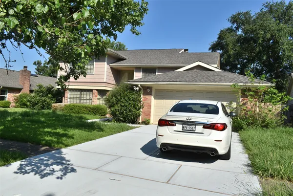 $2,300 | 2930 Colony Drive, Sugar Land, TX 77479