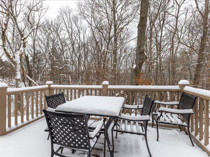 22 Thatcher Lane Galena, IL 61036 - Photo 20 of 24 a view of a chairs and table in the patio