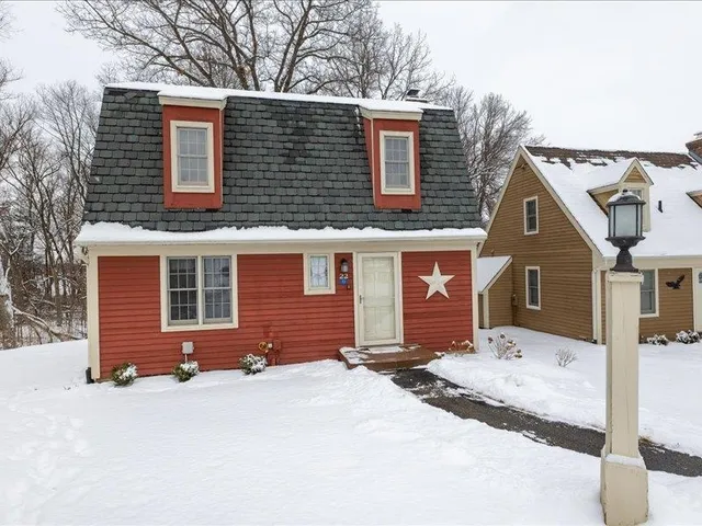 $199,000 | 22 Thatcher Lane, Galena, IL 61036