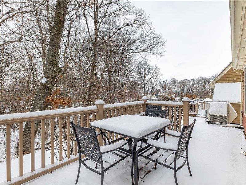 22 Thatcher Lane Galena, IL 61036 - Photo 21 of 24 a view of a patio with a table and chairs