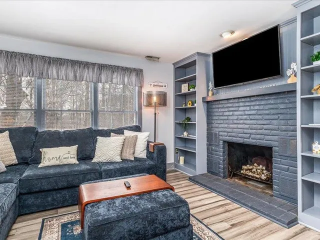 $199,000 | 22 Thatcher Lane, Galena, IL 61036