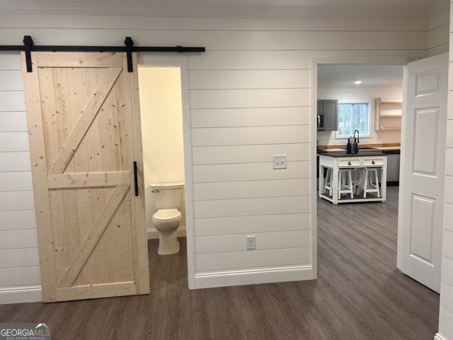 410 Lakeside Hills Road Martin, GA 30557 - Photo 42 of 71 a view of a walk in closet and bathroom