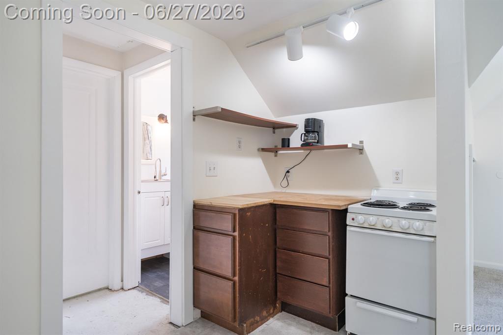 39 Mohawk Road Pontiac, MI 48341 - Photo 23 of 32