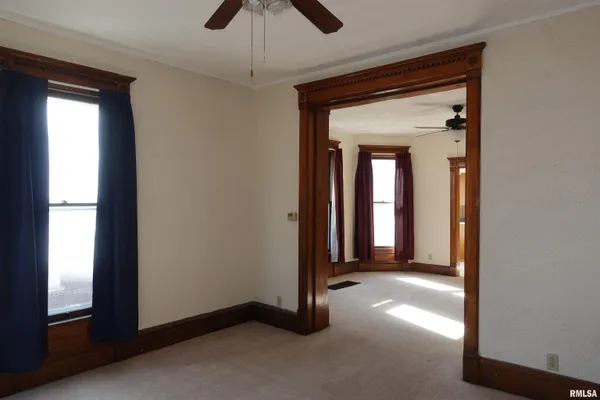 $159,900 | 1092 North Broad Street, Galesburg, IL 61401