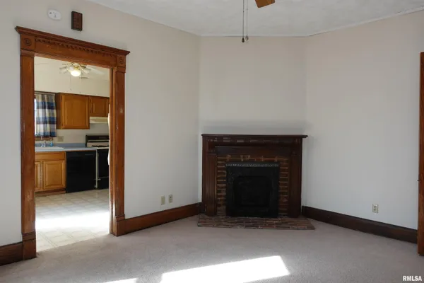 $159,900 | 1092 North Broad Street, Galesburg, IL 61401