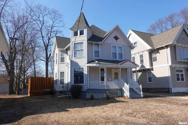 $159,900 | 1092 North Broad Street, Galesburg, IL 61401