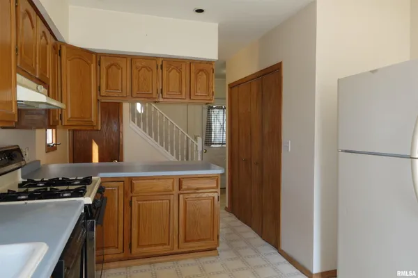 $159,900 | 1092 North Broad Street, Galesburg, IL 61401