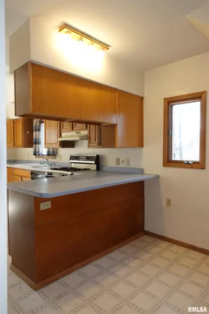 $159,900 | 1092 North Broad Street, Galesburg, IL 61401