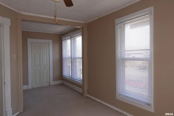 $159,900 | 1092 North Broad Street, Galesburg, IL 61401