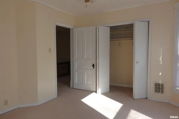 $159,900 | 1092 North Broad Street, Galesburg, IL 61401