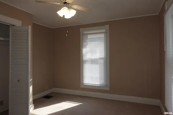 $159,900 | 1092 North Broad Street, Galesburg, IL 61401