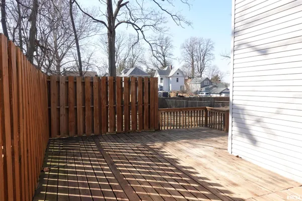 $159,900 | 1092 North Broad Street, Galesburg, IL 61401