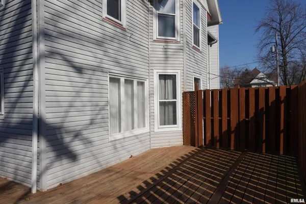 $159,900 | 1092 North Broad Street, Galesburg, IL 61401