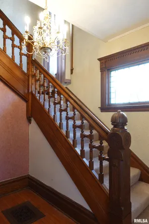 $159,900 | 1092 North Broad Street, Galesburg, IL 61401