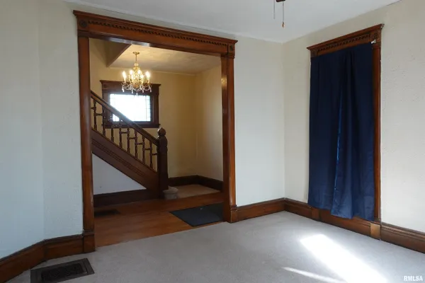 $159,900 | 1092 North Broad Street, Galesburg, IL 61401