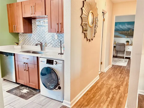 $2,300 | 151 North Orlando Avenue, Unit 203, Winter Park, FL 32789