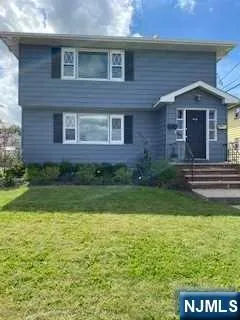 $2,800 | 414 Sylvan Street, Unit 2, Saddle Brook, NJ 07663