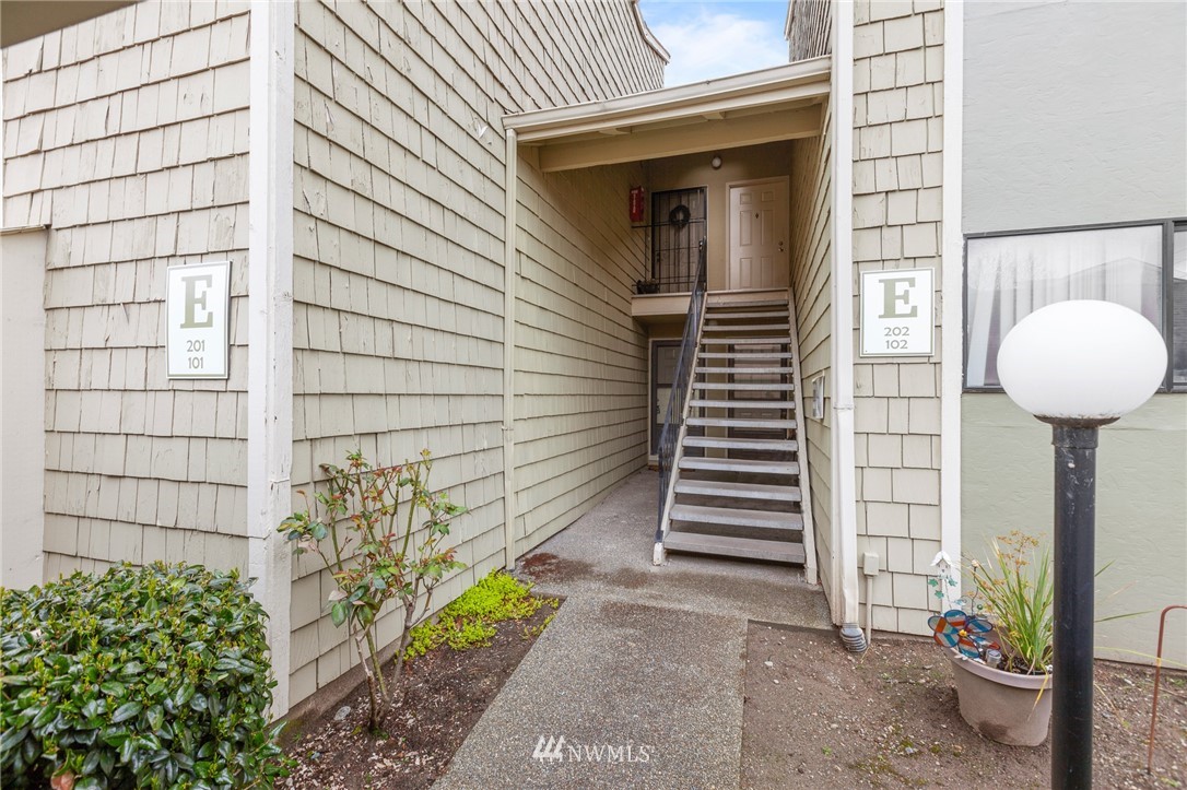2020 Grant Avenue South, Unit E101 Renton, WA 98055 - Photo 1 of 22