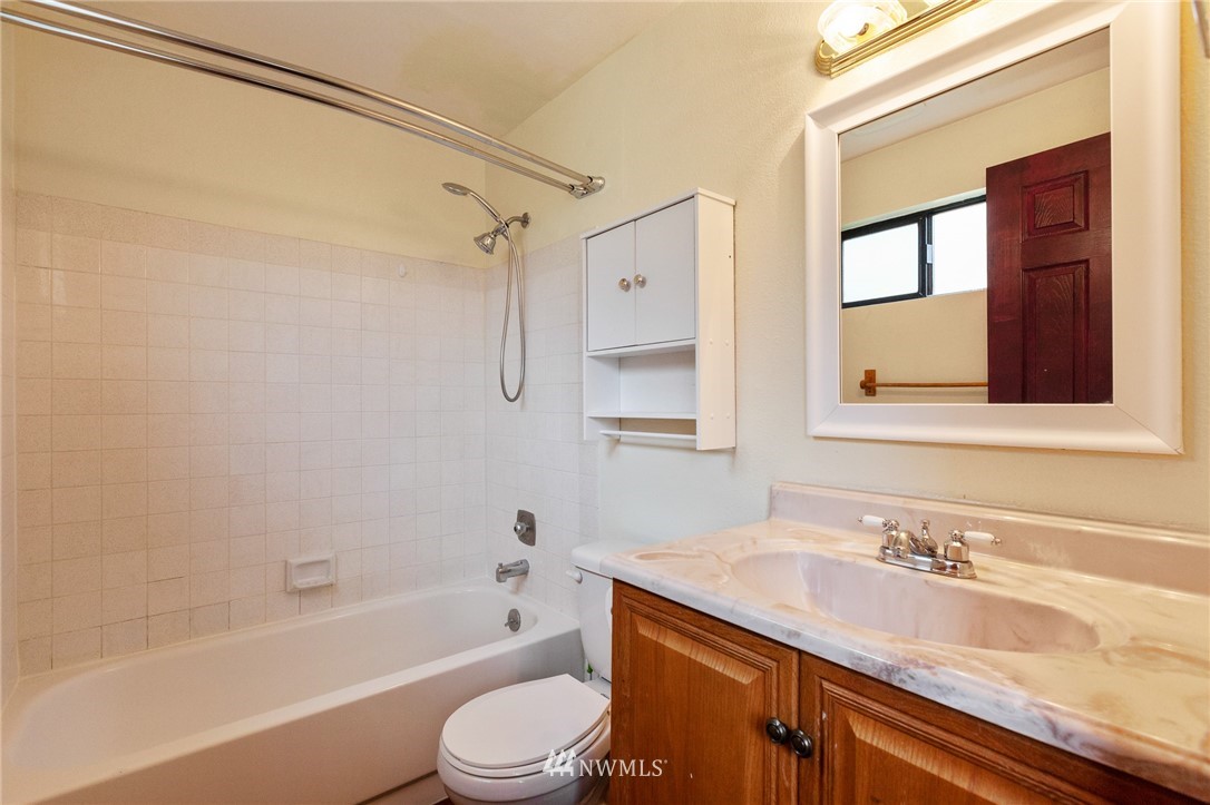 2020 Grant Avenue South, Unit E101 Renton, WA 98055 - Photo 11 of 22