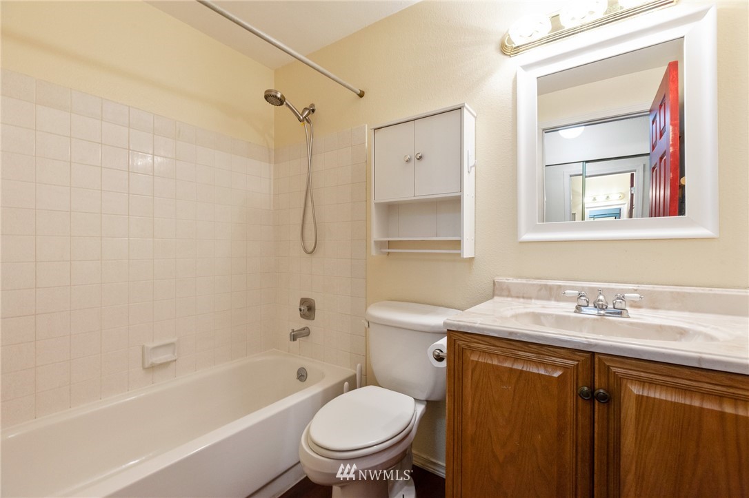 2020 Grant Avenue South, Unit E101 Renton, WA 98055 - Photo 14 of 22
