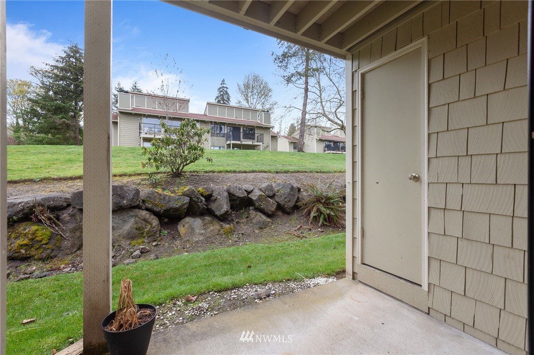 2020 Grant Avenue South, Unit E101 Renton, WA 98055 - Photo 16 of 22