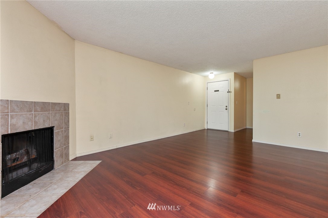 2020 Grant Avenue South, Unit E101 Renton, WA 98055 - Photo 3 of 22