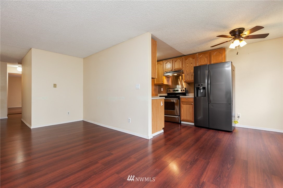 2020 Grant Avenue South, Unit E101 Renton, WA 98055 - Photo 4 of 22