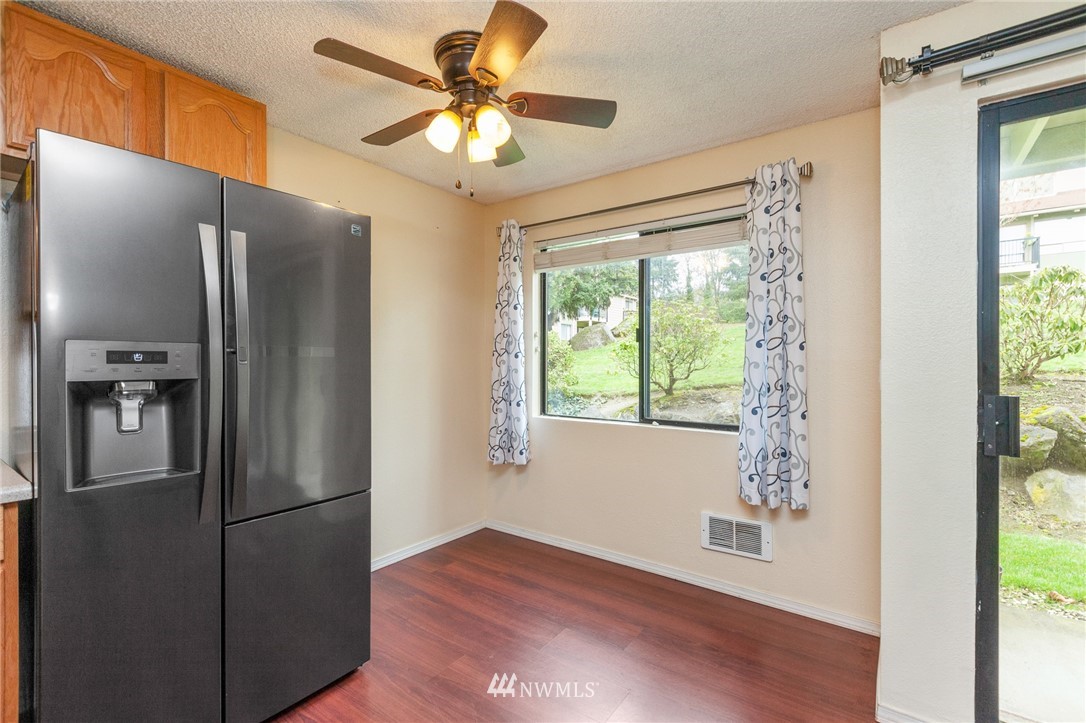 2020 Grant Avenue South, Unit E101 Renton, WA 98055 - Photo 5 of 22