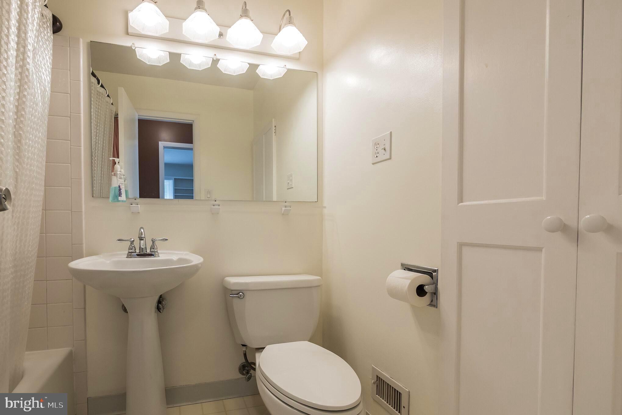 4201 Elby Street Silver Spring, MD 20906 - Photo 20 of 30 Upper Level Hall Bathroom with Tub/Shower