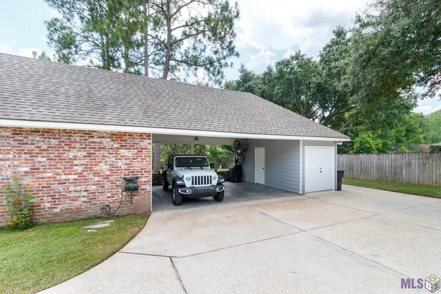 $585,000 | 531 Woodgate Boulevard, Baton Rouge, LA 70808