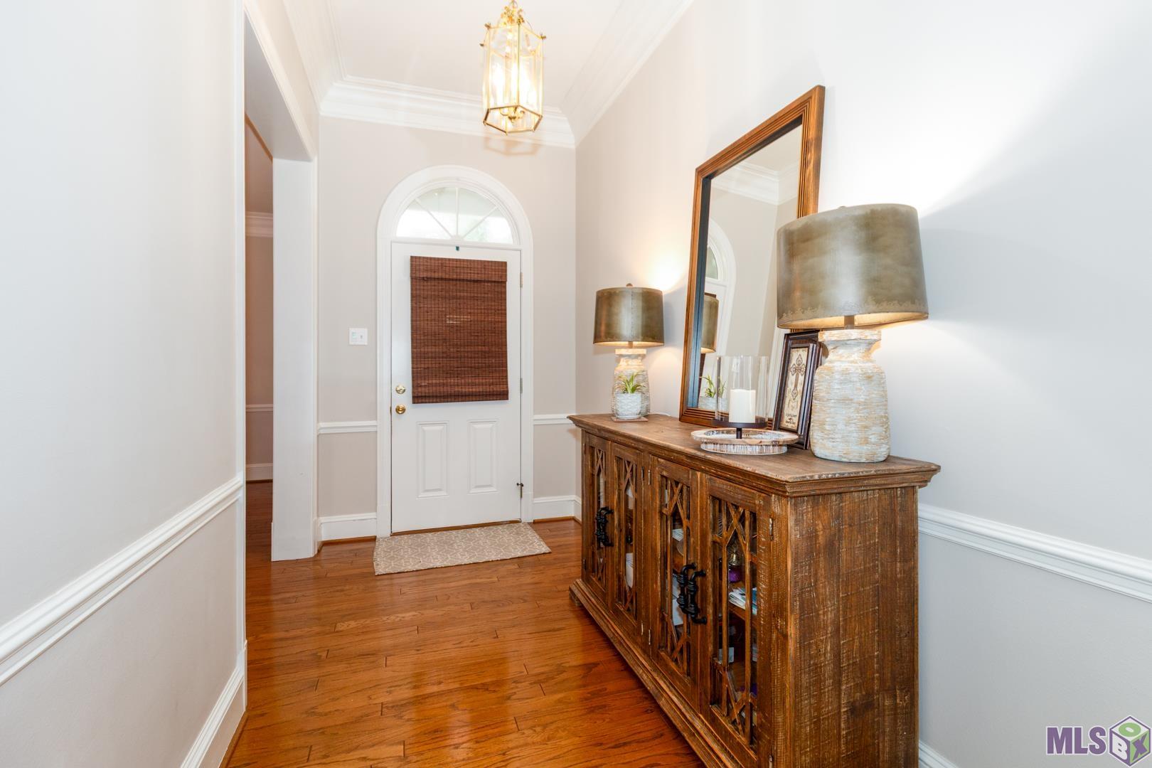 531 Woodgate Boulevard Baton Rouge, LA 70808 - Photo 5 of 32 Wide foyer