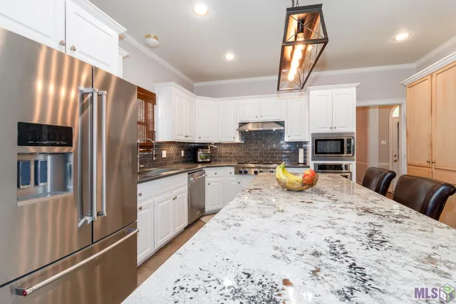 $585,000 | 531 Woodgate Boulevard, Baton Rouge, LA 70808