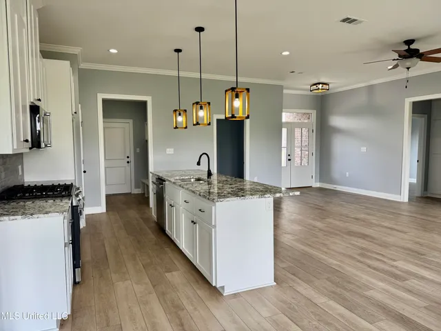 $279,000 | 110 Riverbend Avenue, Vidalia, LA 71373