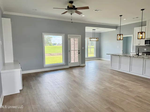 $279,000 | 110 Riverbend Avenue, Vidalia, LA 71373